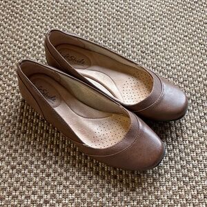 Life Stride Deja Vu Womens Flats Brown/Tan size 7.5